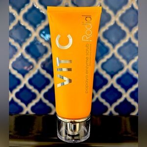 Rodial VIT C Papaya Enzyme Scrub